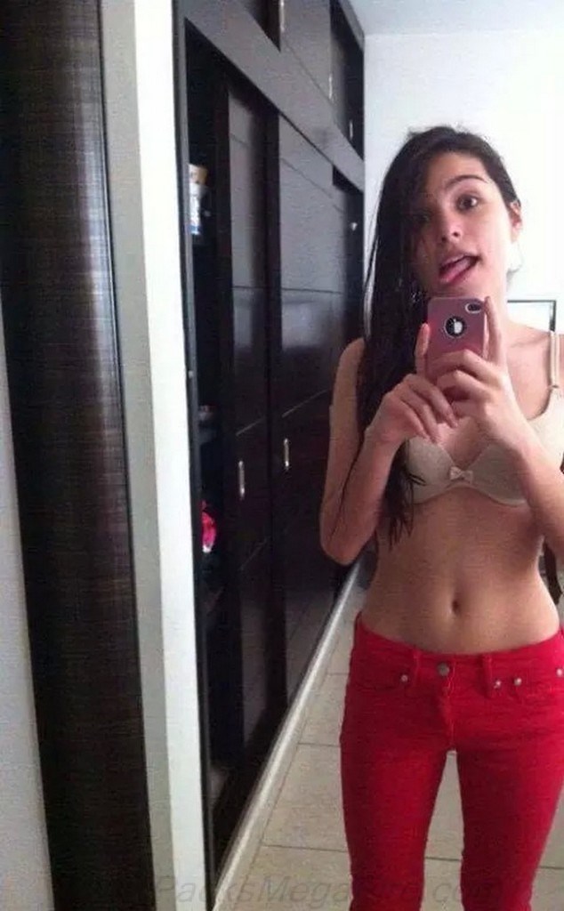 Camila Hermosa Jovencita Se Toma Fotos Para Su Novio