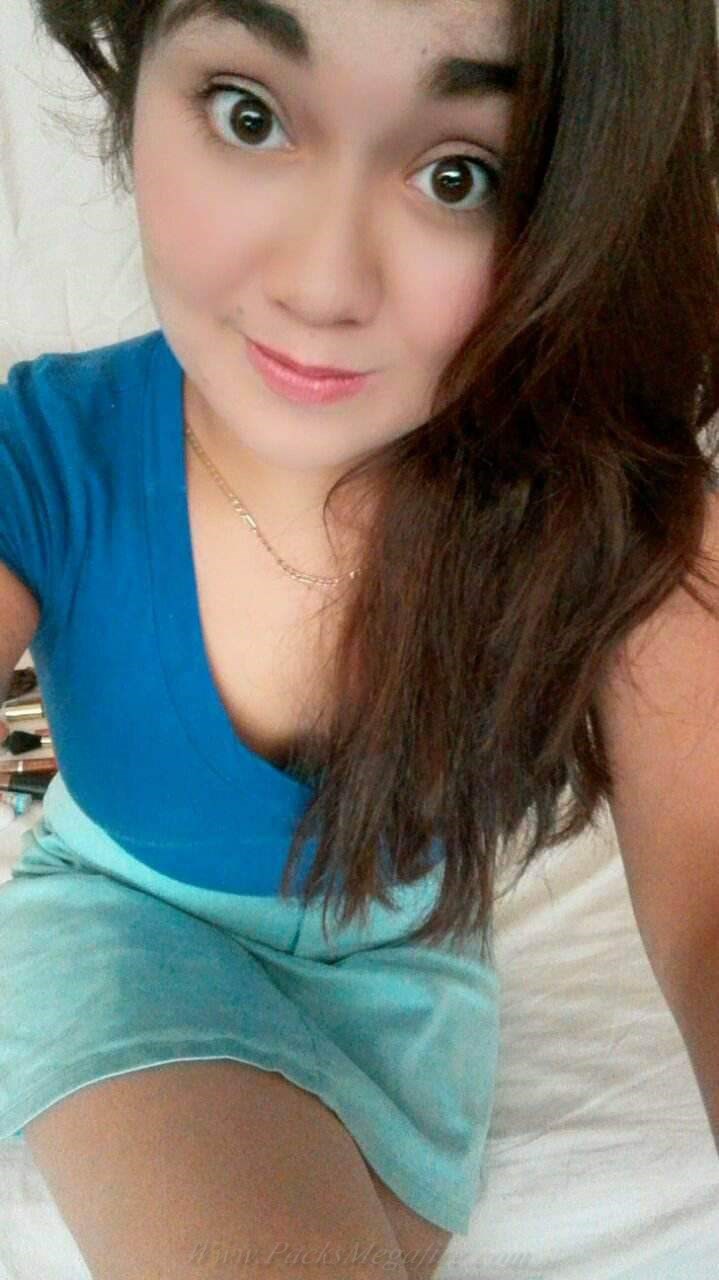 Pack Gordi Buena Mostrando Los Pechos